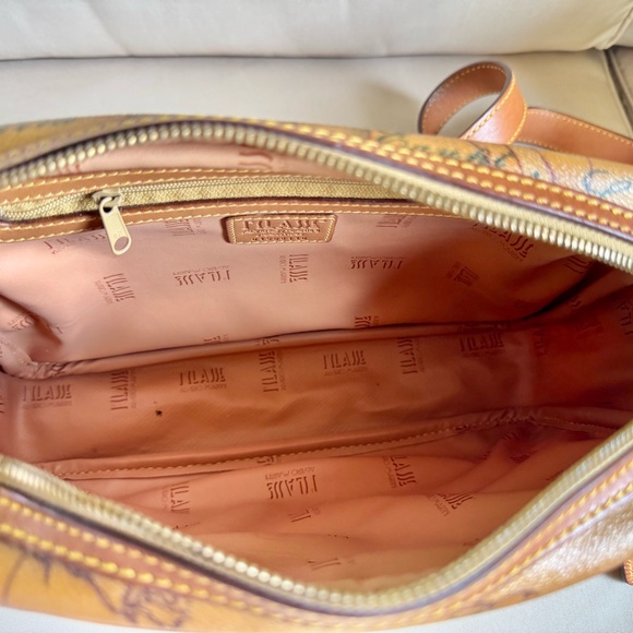 Vintage Alviero Maritini 1’ Classe Geo Classic Camera Crossbody Bag - Picture 11 of 13